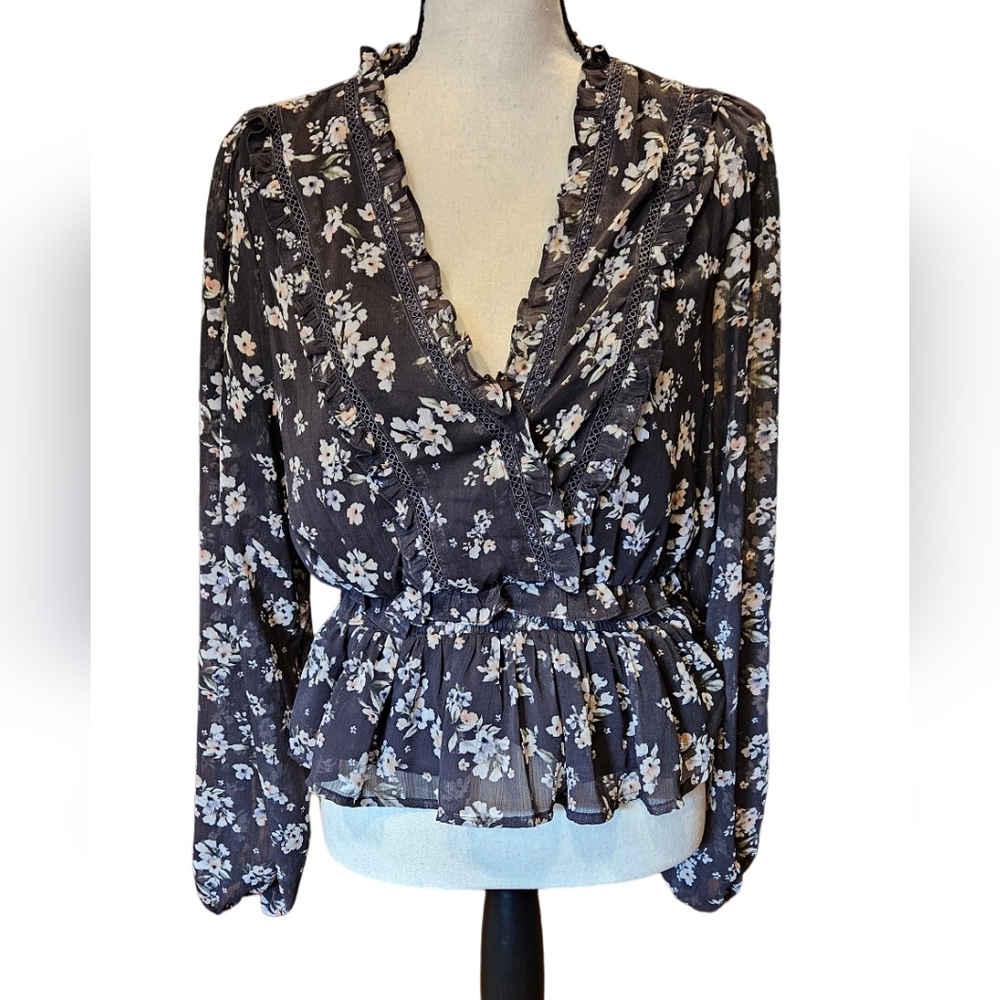 Aster Grey and Peach Floral Blouse - Picture 2 of 8